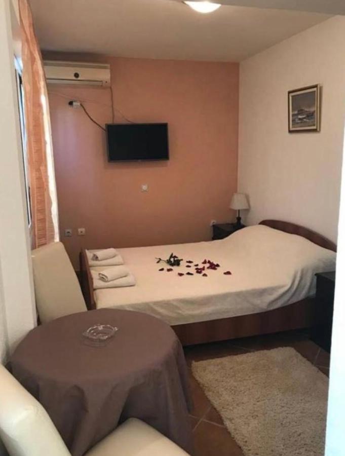 Nikic Apartments Улцинь Экстерьер фото